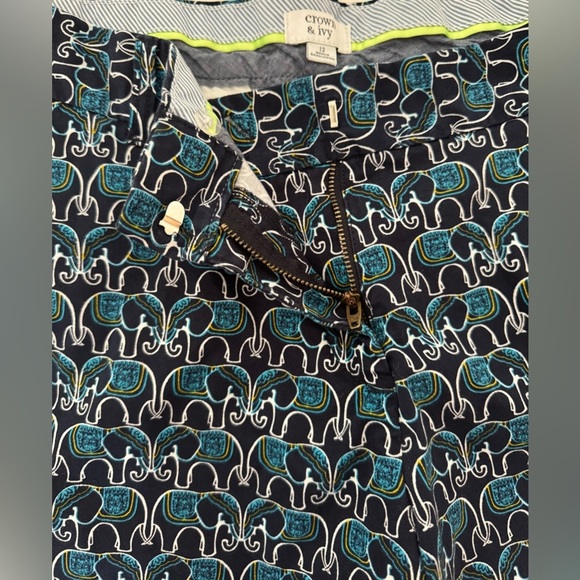 Crown & Ivy Women’s Elephant Patterned Shorts Size 12 Navy Blue Green Preppy - Picture 5 of 7
